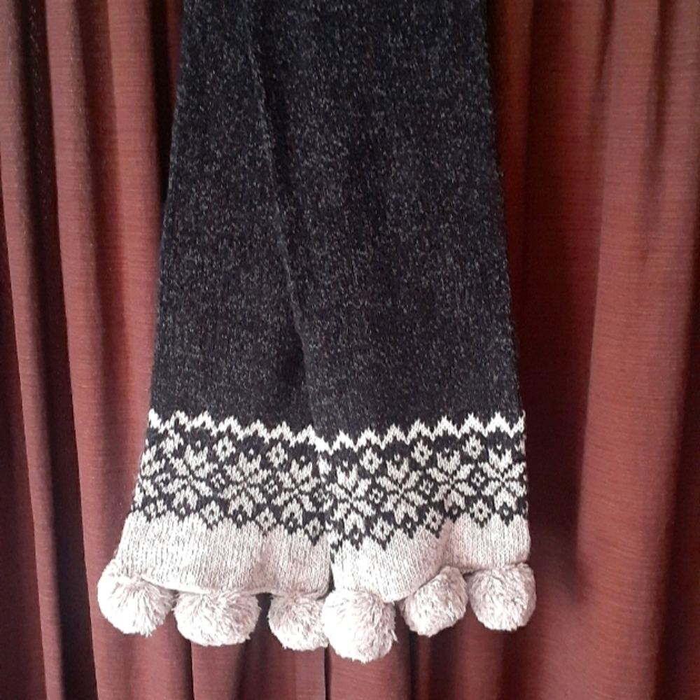 Gap woman scarf